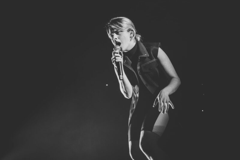 Zaho de Sagazan - Aeronef -Emmanuel POTEAU-3